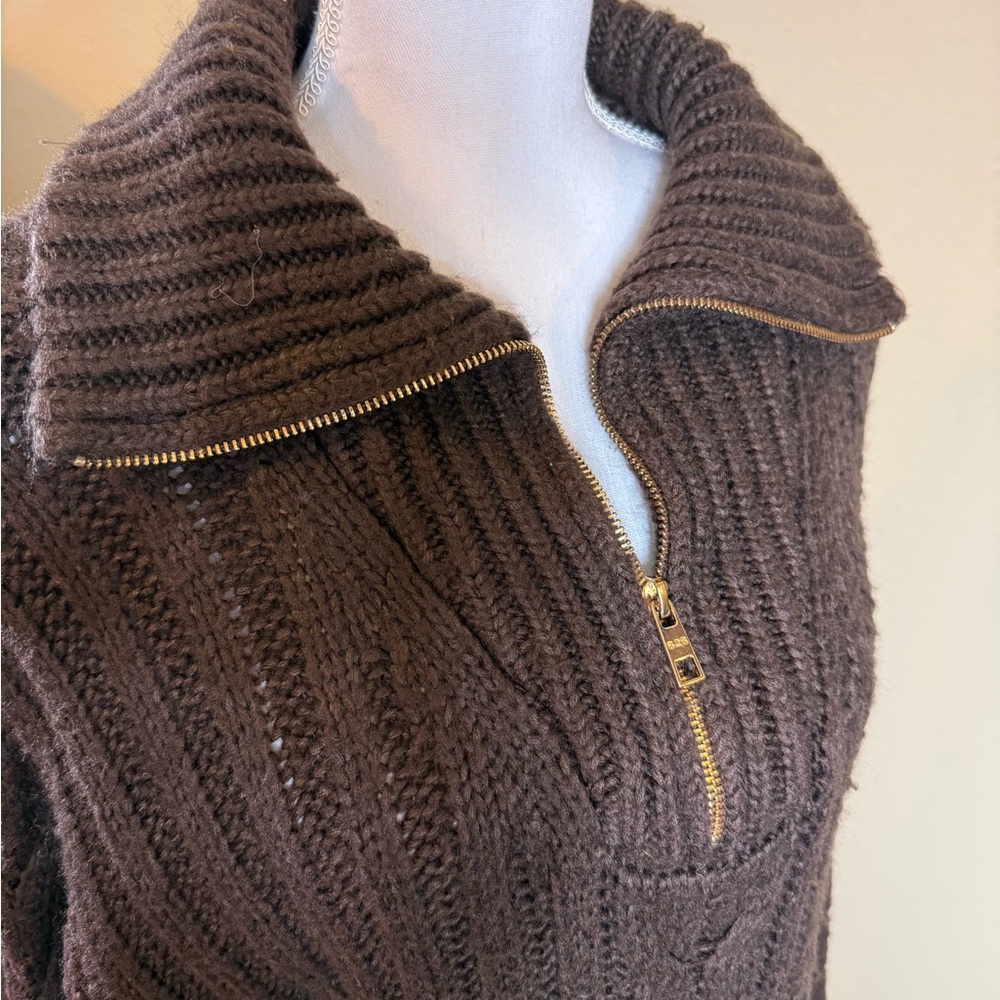525 America size medium chunky
Brown Cable Knit Women's Sweater - Picture 5 of 10